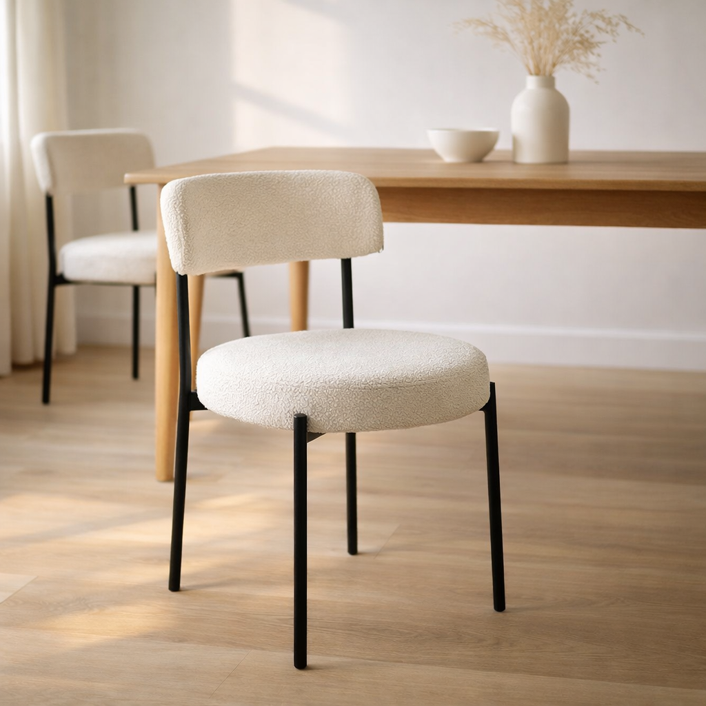 J-Line Chair Bouclé - Plimplex / Polyester - blanc / noir en situation