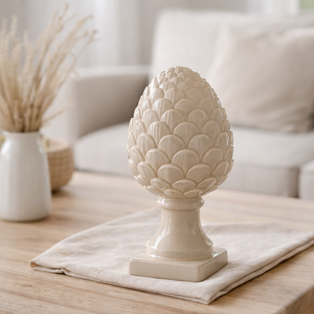 J-Line décoration Pomme de pin - porcelaine - beige - L en situation