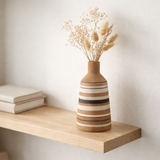 J-Line Vase Tukano Stripes Terra Marron/Noir/Blanc Moyen en situation