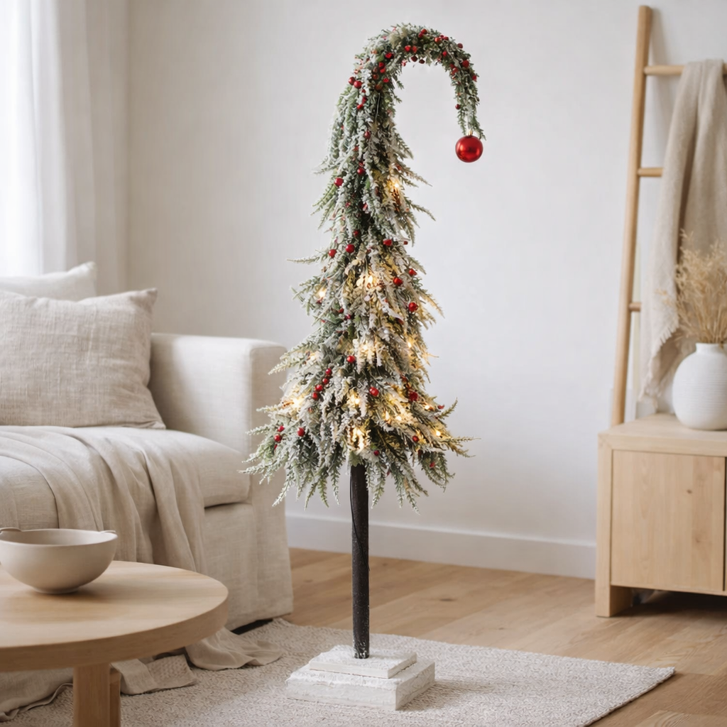 J-Line Chapeau de Sapin de Noël + LED Plastique Vert Neige/Rouge Large en situation