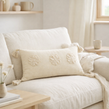 J-Line coussin Rectangle Fleur + Pompons - coton - jaune clair en situation