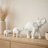 J -line Decoration Elephant Row 3 - Polyresin - Blanc en situation