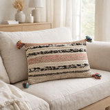 J-Line Coussin Rectangle Tressé Chindi+Glands Coton Crème/Marron en situation