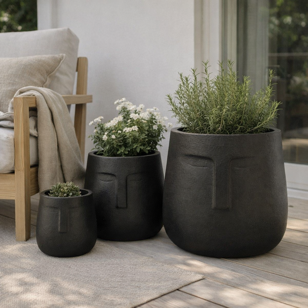 J -line Flowerpot Misty - Ceramics - Black - 3 pièces - Ø 37 cm en situation