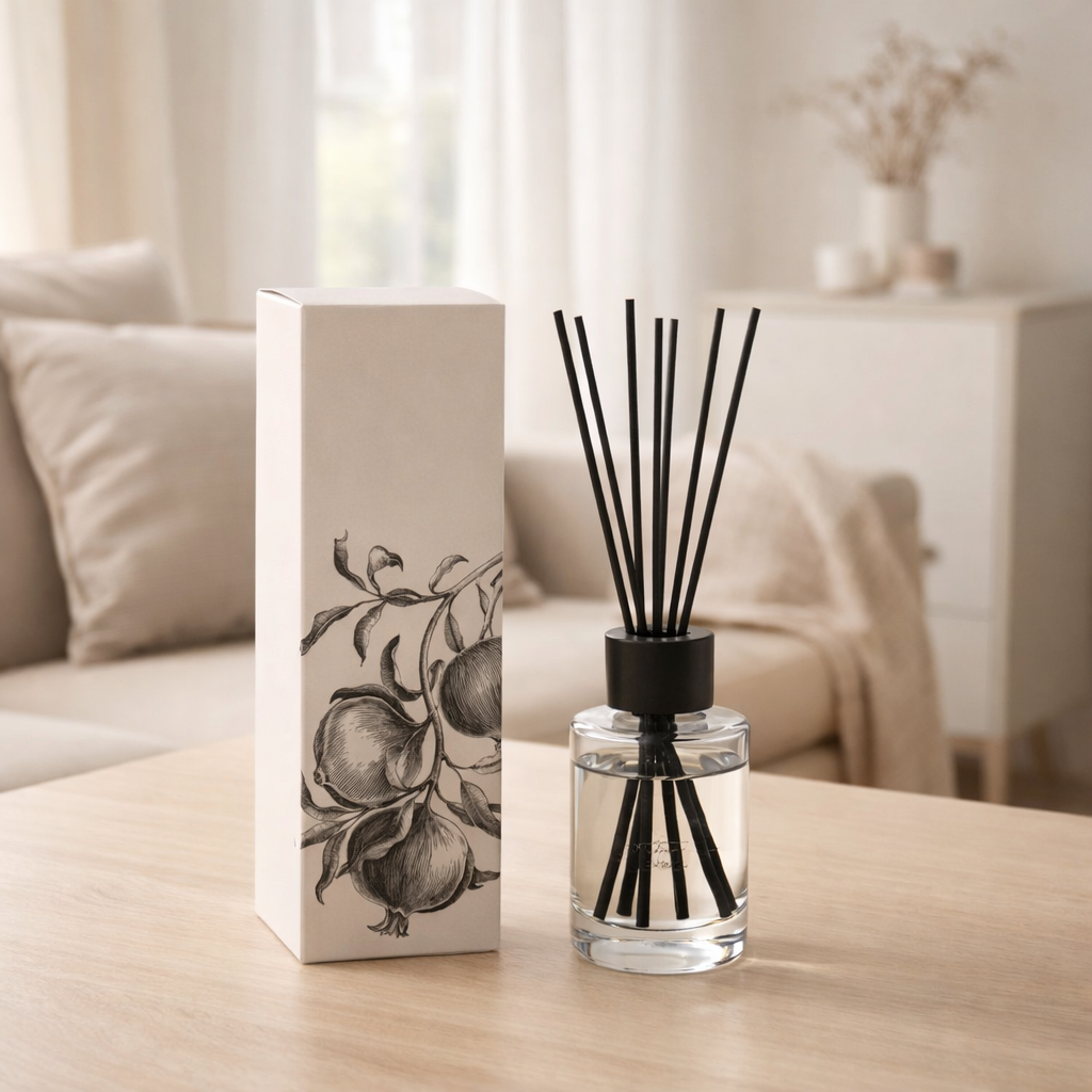 J -Line Fragrance Huile Walk in the Woods - Fig Berries - Black - 180 ml en situation