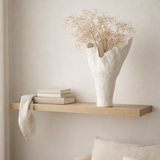 J -line Vase Corolla Smal - Céramique - Blanc - 55 cm de haut en situation