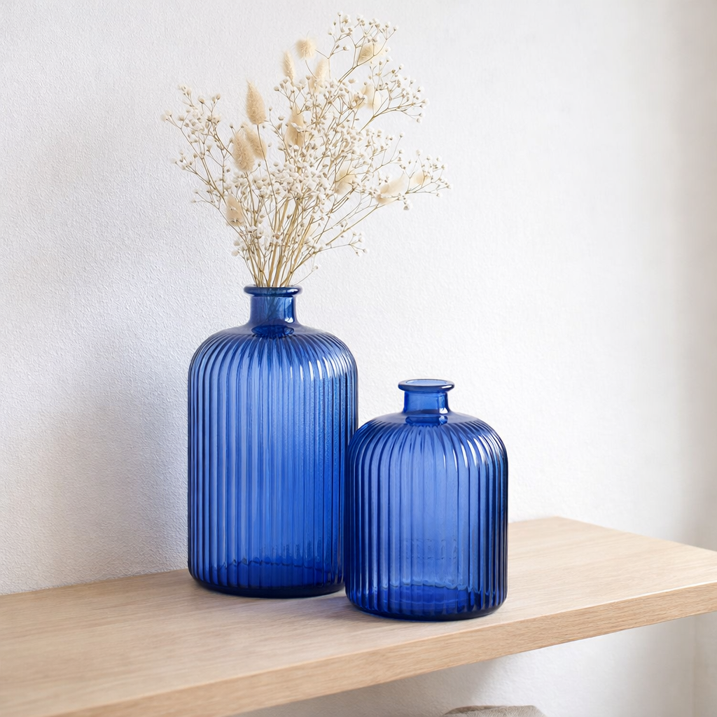 J-Line Vase Bottle Stripe - Verre - Bleu - Ø 14,5 cm en situation