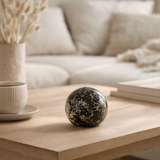 J -line Presse Paper Stardus - Verre - Gold / Black - Small en situation