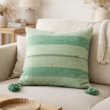 Rayures de coussin en j-line + pinceau en coton vert en situation