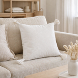 Coussin J-Line Fleurs + Pompons - coton - blanc en situation