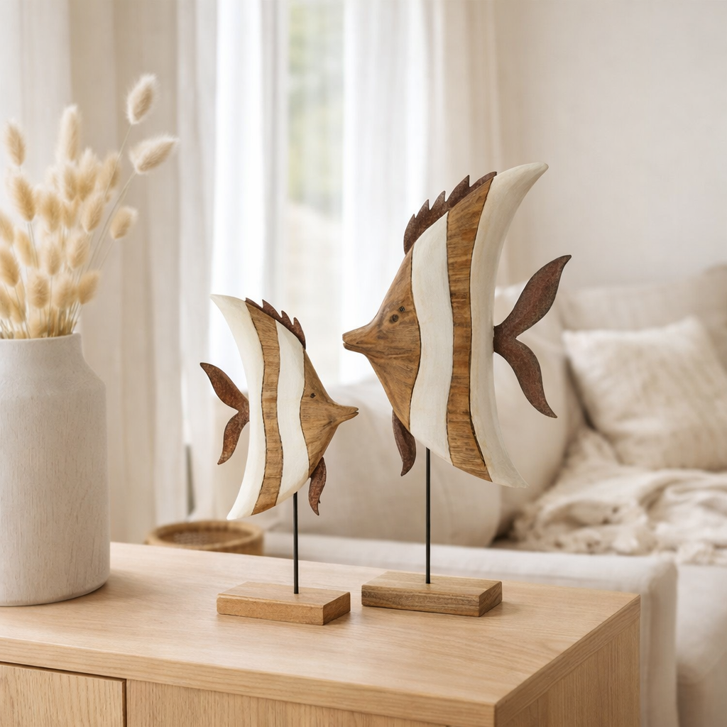 J-line décoration poisson rayé à pied - bois - grand en situation