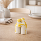 J -Line Pepper and Salt Mill Set Grenade - Céramique - Blanc / Jaune en situation