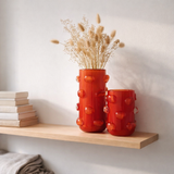 J -line Vase Aruna - Verre - Rouge - Grand - 32,5 cm de haut en situation