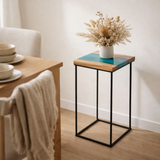 J-Table d'appoint carré - Wood / Epoxy Resin - Natural / Bleu en situation