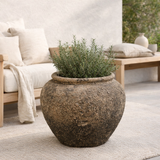 J -line Flowerpot Antique Round - Ciment - Brown / Black - Ø 60 cm en situation