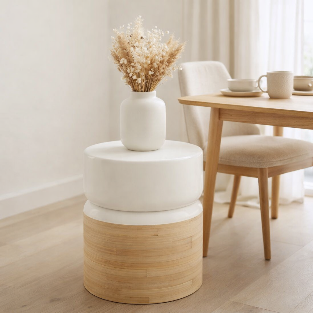 J-Line Table d'Appoint Ronde Bambou Blanc/Naturel en situation