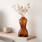J-Line Vase Corps - Verre - Brown - Small - 24,5 cm de haut en situation