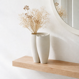Vase J-line Hydria - Cherry - Beige - 33,5 cm de haut en situation