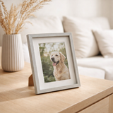 Cadre photo J-Line Rectangle - bois - gris clair - 20 x 25 cm en situation