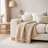 J-Line Plaid franges mousseline - coton - beige foncé - 130 x 180 cm en situation