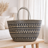 Sac fourre-tout Boho – Sac d’été en jonc de mer – Sac de plage à bandoulière – Sac naturel tissé – Grand sac de courses Boho KIDUL (noir) en situation