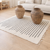 Grand Tapis en Coton Blanc à Rayures Noires 150x120 cm KERTA Tissé Main en situation