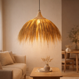 Grand abat-jour en jonc de mer – Suspension naturelle avec franges – Suspension Boho – Lampe suspendue tropicale faite à la main MAWANA (Ø 53 cm) en situation