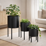 Pot de Fleurs sur Pied Jessy - Lot de 3 - H35 x Ø27 cm - Métal - Noir en situation