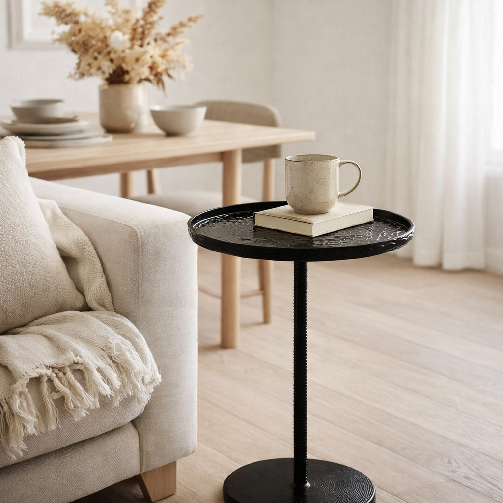 Table d'appoint Colin Noir en situation