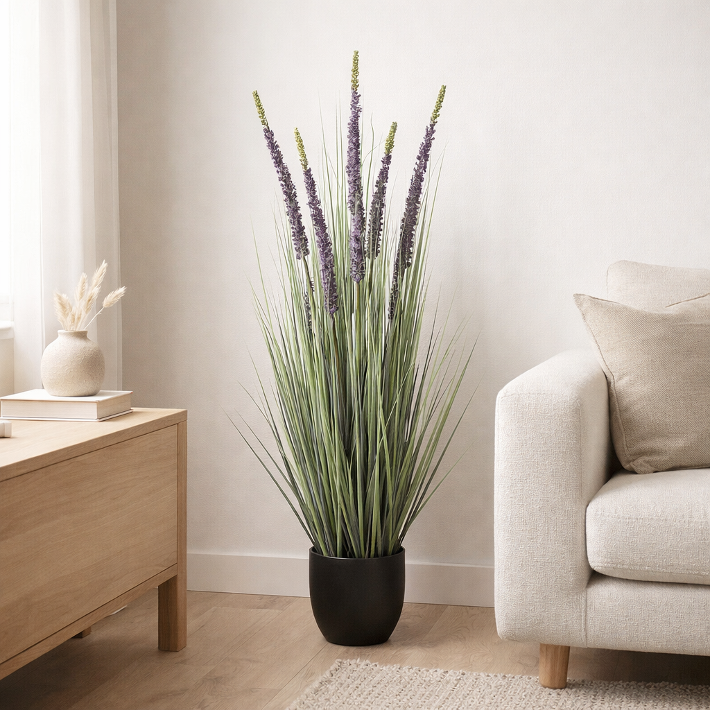 Plante artificielle ornementale violette en situation