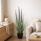 Plante artificielle ornementale violette en situation
