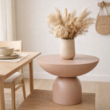 Table d'appoint Celise Rose clair en situation