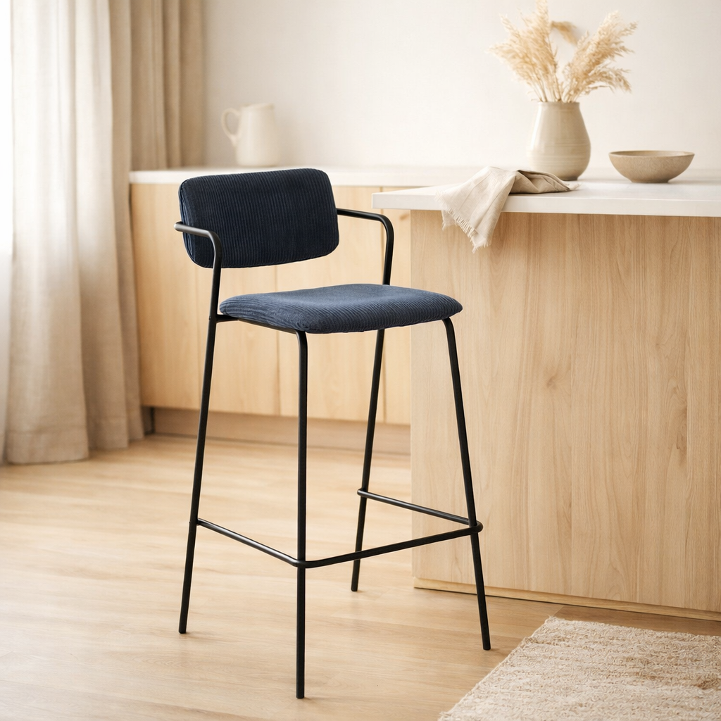 Tabouret de bar Nanet Bleu Foncé en situation