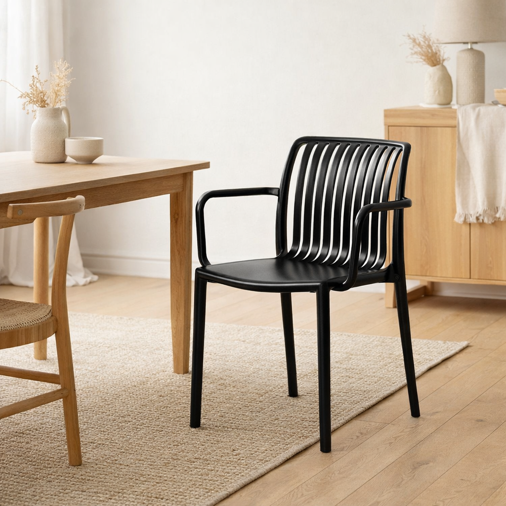 Chaise de jardin Paloma Noir en situation