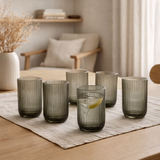Ensemble de verres à boire Merlot Gris en situation