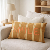 Coussin décoratif Marron en situation
