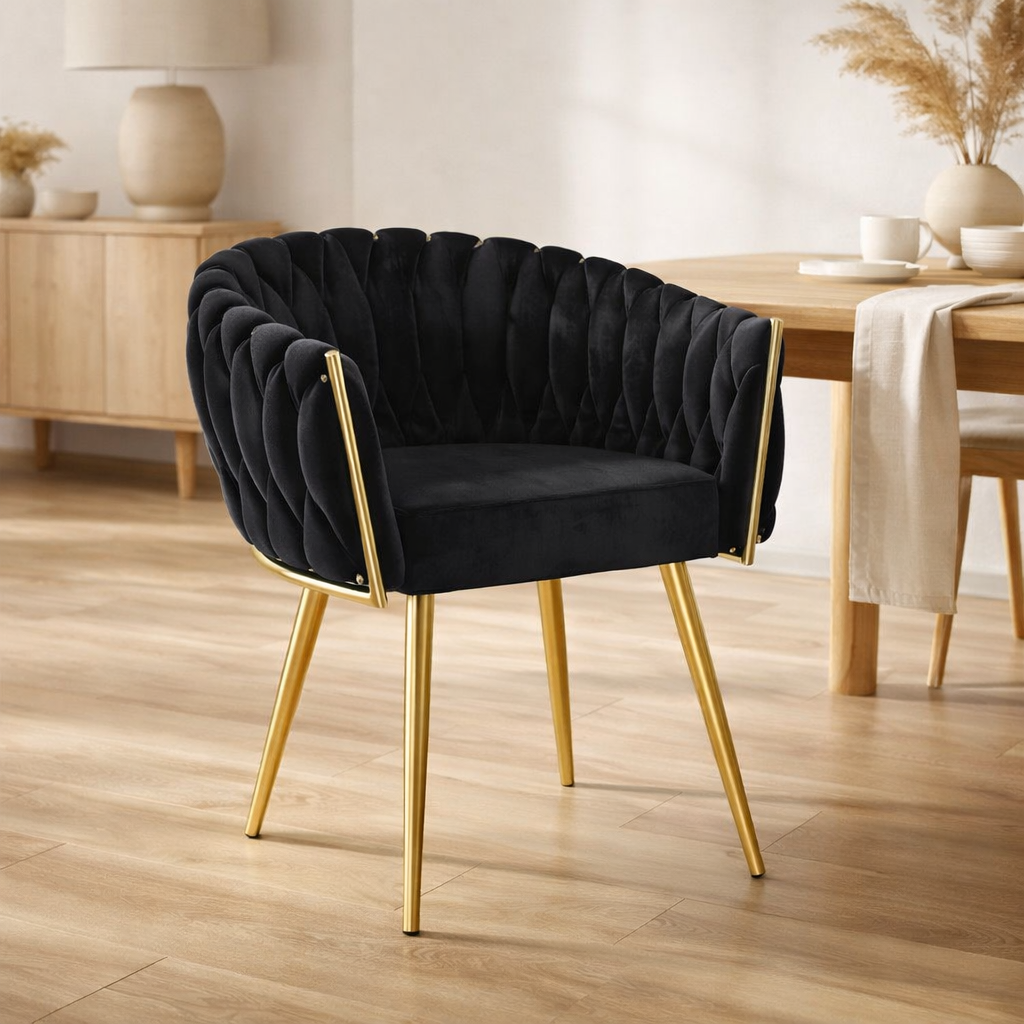 Chaise Eva Velours Noir Cadre Doré en situation