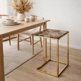 Table pour ordinateur portable Marbre Doré en situation
