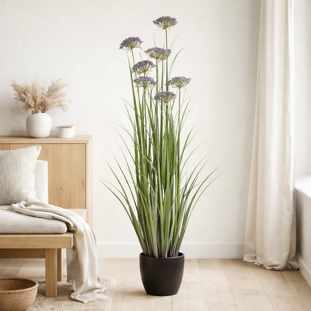 Plante artificielle ornementale violette en situation