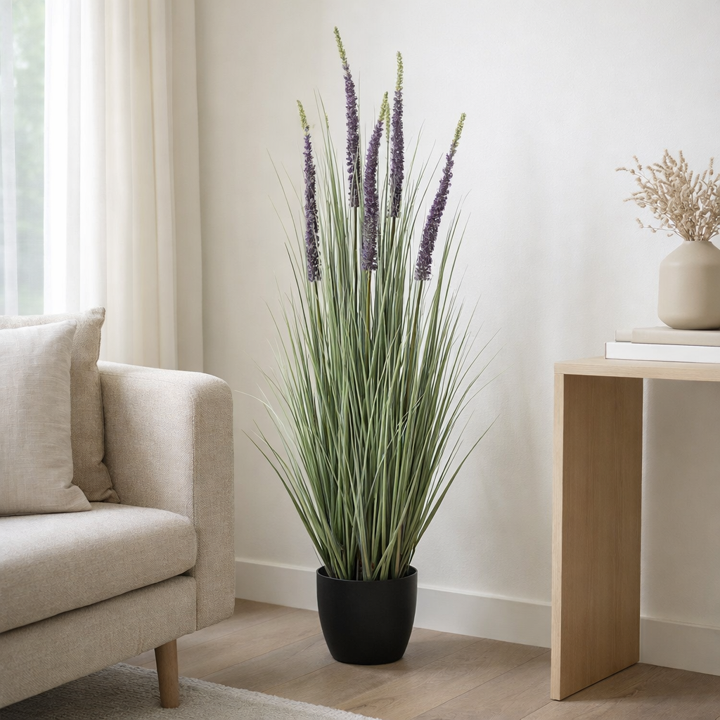 Plante artificielle ornementale violette en situation