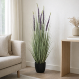 Plante artificielle ornementale violette en situation