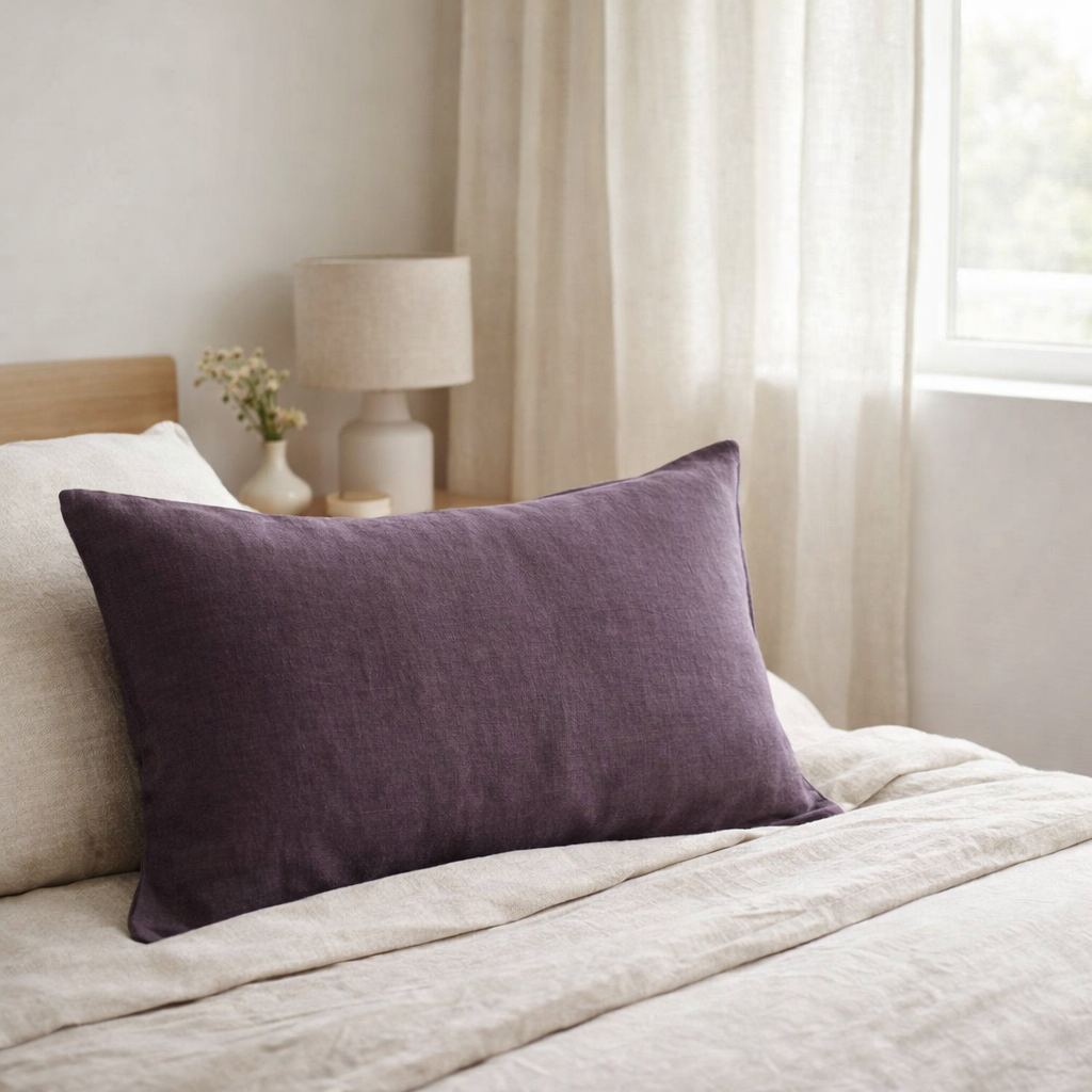 Taie d'oreiller stonewashed Zeff Raisin 50 x 75 en situation