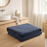 Drap de bain Bora Encre 90 x 150 en situation