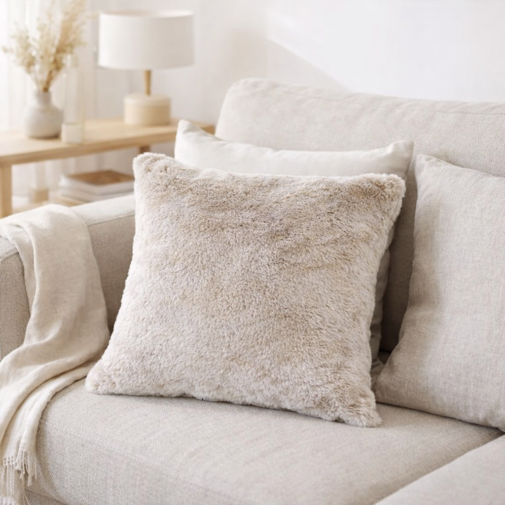 Coussin Kinta Naturel 45 x 45 en situation