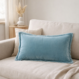 Coussin uni Fara Quartz 40 x 65 en situation