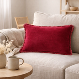 Coussin uni Fara Rubis 30 x 50 en situation