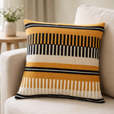 Coussin Eden brodé Ocre 45 x 45 en situation