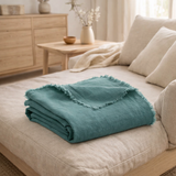 Plaid Zeff Nomade Prusse 130 x 180 en situation