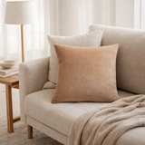 Coussin uni Elise Camel 45 x 45 en situation