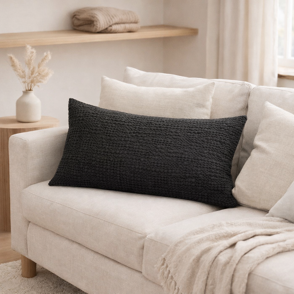 Coussin STONEWASHED TANA CARBONE 40 X 65 en situation